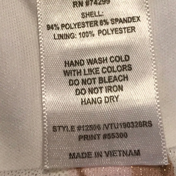 NWT, Enfocus studio shimmery floral dress. Size 6 - Picture 9 of 9